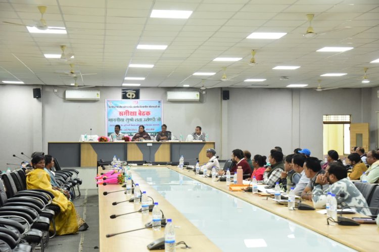 कोंडागांव विधायक ने विधानसभा क्षेत्र अंतर्गत शासकीय योजनाओं के क्रियान्वयन की समीक्षा की