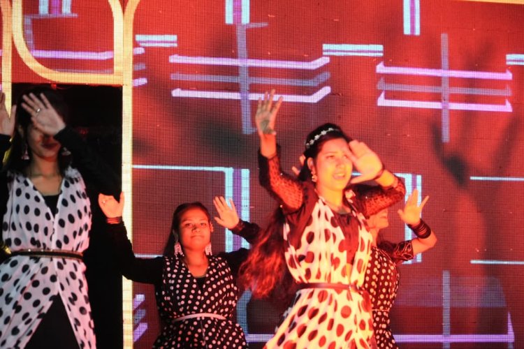 के. बी. पटेल कॉलेज का 15 वां वार्षिकोत्सव मालवीय नगर के तानसेन भवन में धूमधाम से हुआ संपन्न, 