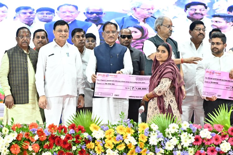 विशेष लेख : सुशासन, संवेदना और सुरक्षा : श्रमिक हित में छत्तीसगढ़ सरकार के दो वर्ष  