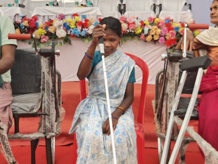 रायपुर : सुशासन की रोशनी से संवर रहे हैं जीवन : नेत्रहीन इंद्राणी की राह पहले से हुई आसान