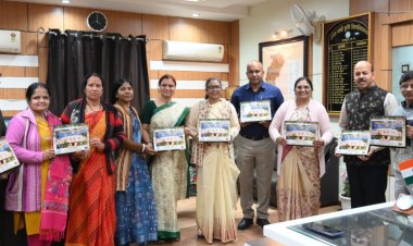 कुलपति ने किया नेहरू पुस्तकालय द्वारा प्रकाशित टेबल कैलेंडर का विमोचन 