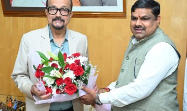 राज्यपाल डेका को स्कूल शिक्षा मंत्री श्री गजेंद्र यादव ने दी नए वर्ष की शुभकामनाएं