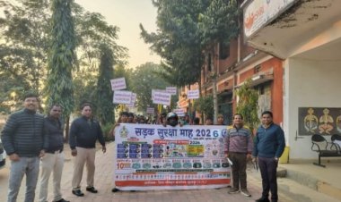 सूरजपुर : सड़क सुरक्षा माह जनवरी 2026 अंतर्गत यातायात जागरूकता कार्यक्रम का किया गया आयोजन