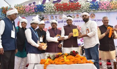 बालोद : केन्द्र व राज्य सरकार आदिवासी समाज के सर्वांगीण विकास के लिए कृतसंकल्पित: मंत्री टंकराम वर्मा