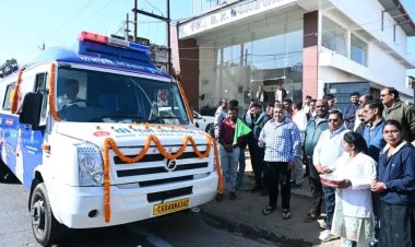 पर्यटन एवं संस्कृति मंत्री राजेश अग्रवाल ने किया मोबाइल मेडिकल यूनिट का शुभारंभ: छत्तीसगढ़ सरकार की जनसेवा में नई पहल