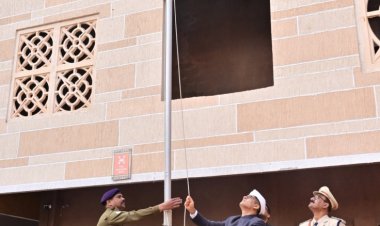 गणतंत्र दिवस : मंत्रालय में सामान्य प्रशासन विभाग के सचिव चंपावत ने किया ध्वजारोहण