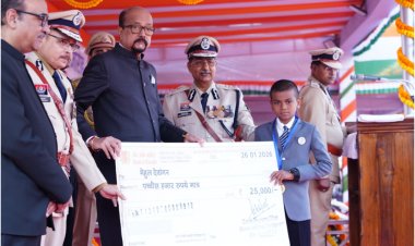 राज्यपाल श्री रमेन डेका ने राजधानी के मुख्य समारोह में विजेताओं को किया सम्मानित   