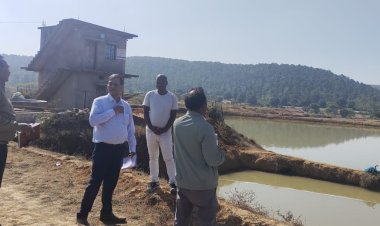 प्रधानमंत्री धन धान्य कृषि योजना के एडिशनल सेन्ट्रल नोडल ऑफिसर ने सोगड़ा डेम का किया अवलोकन,डेम में आदिवासी कमल मछुआ सहकारी समिति के द्वारा वर्ष 2018 से अब तक किया जाता मछली पालन,मछली पालन से दो लाख रूपये का समिति को हो रहा आमदनी