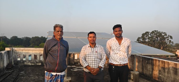 सौर ऊर्जा से रोशन हुआ ढेलू दास का घर: 80 प्रतिशत कम हुआ बिजली बिल