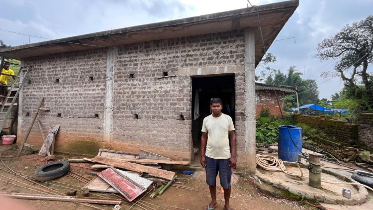 जशपुरनगर : प्रधानमंत्री आवास योजना से आर्थिक रूप से कमजोर परिवार को मिला पक्का घर  