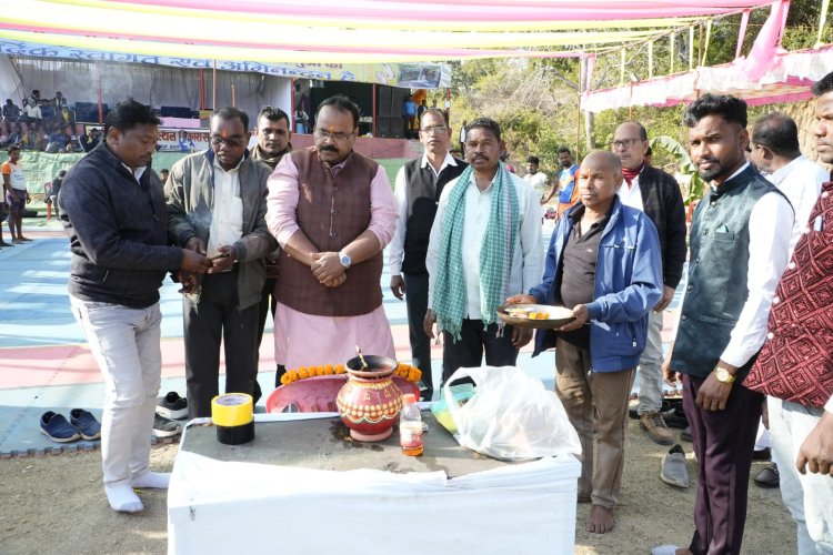 मकर संक्रांति पर्व पर रानीकुण्डी तीर्थ स्थल बुन्देली में विशाल मेले के साथ आयोजित हुए विभिन्न खेल प्रतियोगिता, कांग्रेस नेता विनय उपाध्याय हुए शामिल,