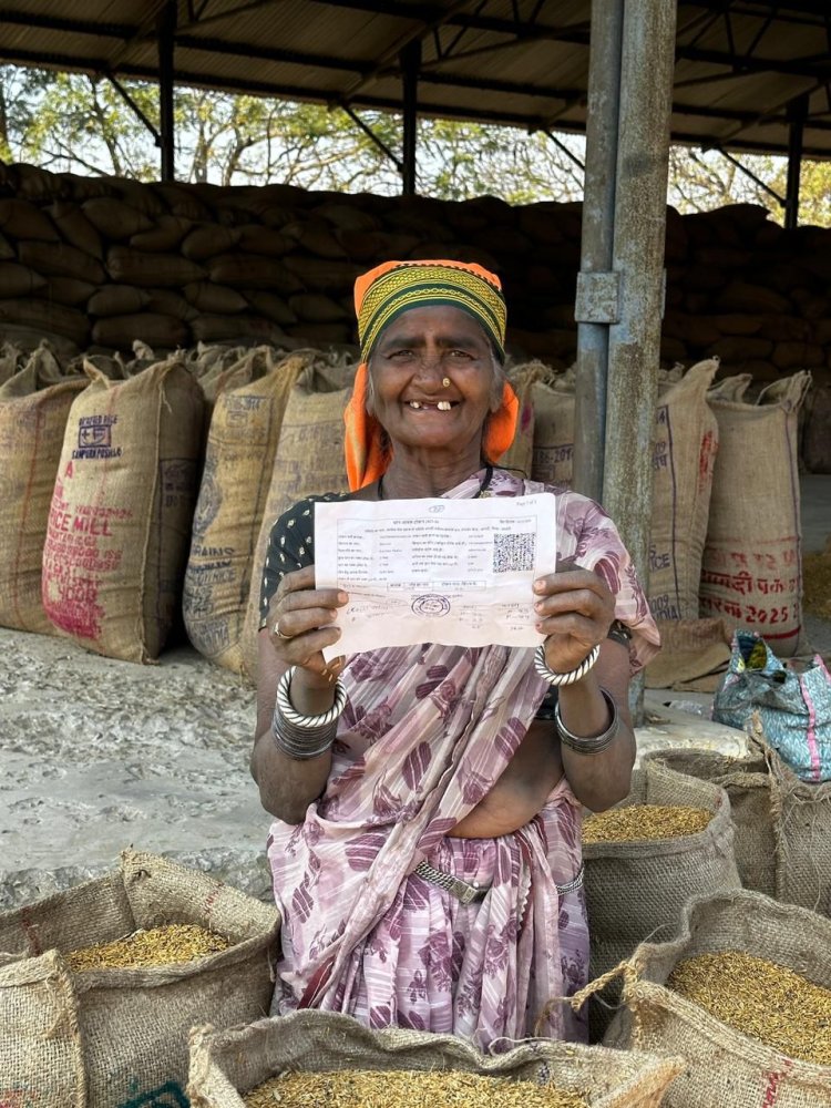 धान बेचकर शिक्षा और दलहन की खेती की ओर बढ़ता आमदी की बिटावन बाई के परिवार का सफर