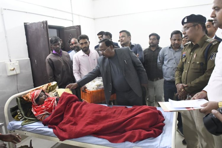 बलरामपुर : पीपरसोत के ग्रामीणों का दुःख बांटने पहुंचे मंत्री नेताम