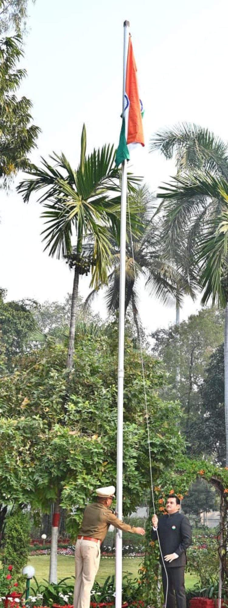 मुख्यमंत्री निवास कार्यालय में हर्षाेल्लास के साथ मनाया गया गणतंत्र दिवस  