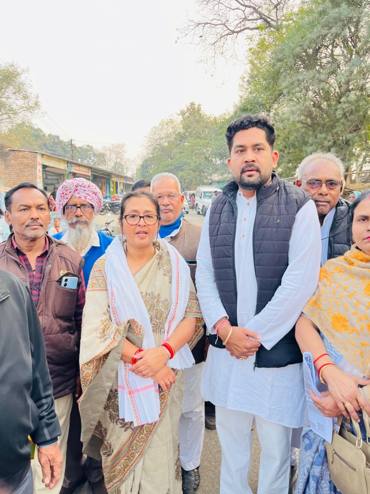 ब्लॉक कांग्रेस कमेटी चिरमिरी ने मनरेगा बचाओ अभियान के तहत बड़ा बाजार में की जन जागरूकता लाने की पदयात्रा,