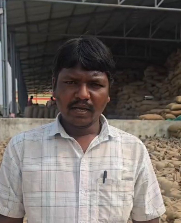 किसान राजकमल ने अपने घर के नजदीक धान खरीदी केन्द्र में बेचा अपना धान 