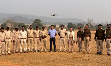 हाथी–मानव द्वंद कम करने जशपुर वनमण्डल में ड्रोन तकनीक की पहल,वन अमला एवं रैपिड रिस्पॉन्स टीम को दिया गया चरणबद्ध ड्रोन प्रशिक्षण