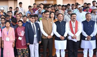 नए विश्वास के साथ आगे बढ़ रहे पुनर्वासित युवा: विधानसभा में समझी जनतांत्रिक प्रणाली