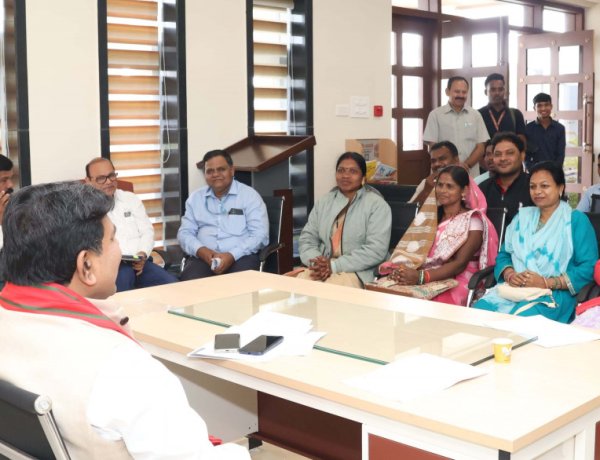 बनासकांठा, गुजरात के शैक्षणिक भ्रमण पर रवाना हुए बस्तर के पशुपालक और बिहान समूह की दीदियां