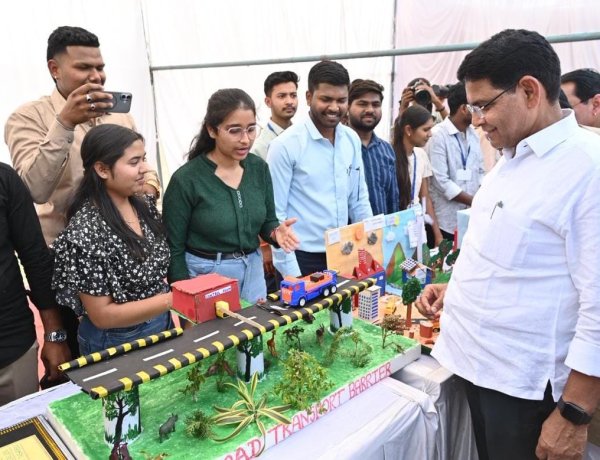 सकारात्मक सोच ही सफलता की कुंजी, युवा बदलेंगे भारत का भविष्य” – राजस्व मंत्री टंक राम वर्मा,