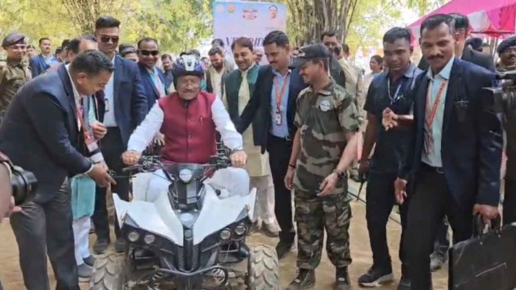 जशपुर में एडवेंचर के मूड में दिखे CM विष्णु देव साय, मयाली को दी करोड़ों की सौगात, खुद की ATV राइड