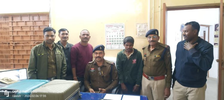 पोड़ी पुलिस ने किया एक सप्ताह पूर्व हुई चोरी का हुआ खुलासा, दो नाबालिग सहित तीन आरोपी गिरफ्तार, 18 लाख के सोने चांदी के जेवर भी हुए बरामद,