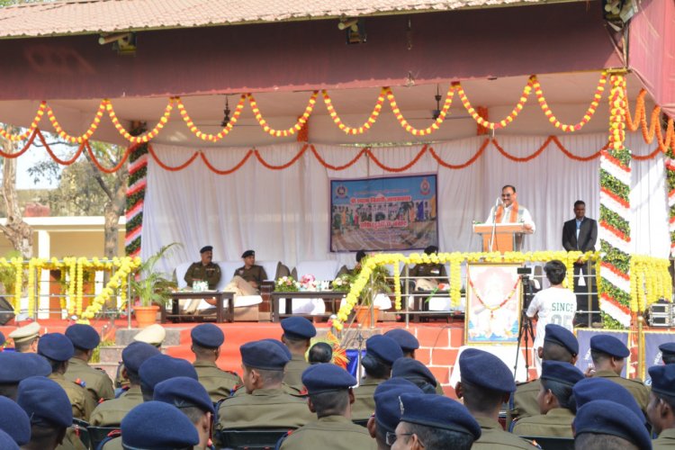 रायपुर : 870 प्रशिक्षु उपनिरीक्षकों हेतु संवादात्मक प्रशिक्षण कार्यक्रम का स्वास्थ्य मंत्री श्याम बिहारी जायसवाल एवं शिक्षा मंत्री गजेन्द्र यादव ने किया शुभारंभ