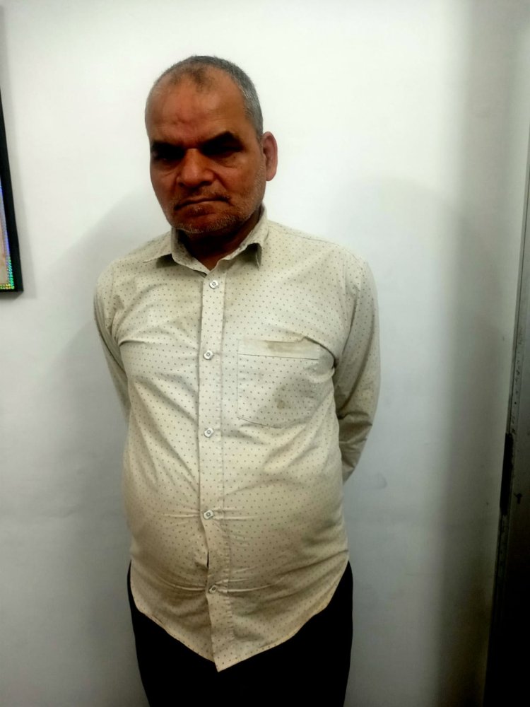 चिरमिरी पुलिस ने 23 सौ रुपए की नकद राशि के साथ छोटा बाजार से एक सटोरिए को किया गिरफ्तार,