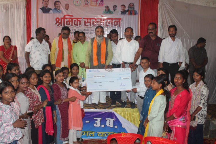 अंतागढ़ में श्रमिक सम्मेलन आयोजित, जिले के 7930 श्रमिकों को किया गया लाभान्वित