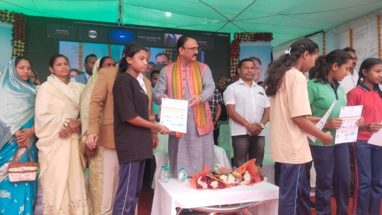 स्वास्थ मंत्री श्याम बिहारी ने खड़गवां से किया प्रदेश स्तरीय एचपीवी टीकाकरण अभियान का भव्य शुभारंभ,