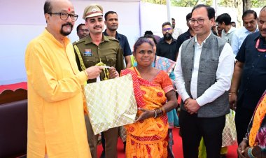 राज्यपाल रमेन डेका ने बैगा-बिरहोर आदिवासियों की संस्कृति को सहेजने की दी सीख