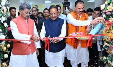 स्वास्थ्य के प्रति जागरूकता का संदेश: मुख्यमंत्री विष्णुदेव साय ने विधानसभा परिसर में तीन दिवसीय स्वास्थ्य शिविर का किया शुभारंभ