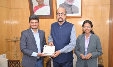 राज्यपाल डेका से यूनीसेफ के इमेजिन वेंचर के प्रथम भारतीय पुरस्कार विजेता ने की सौजन्य भेंट  