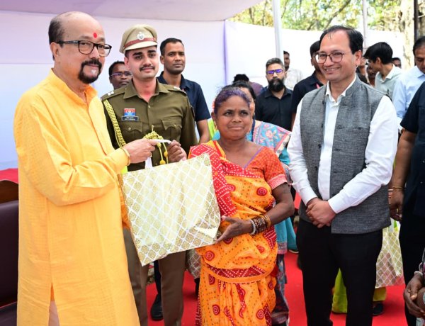 राज्यपाल रमेन डेका ने बैगा-बिरहोर आदिवासियों की संस्कृति को सहेजने की दी सीख