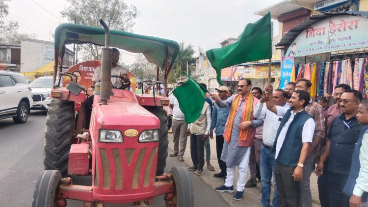 खड़गवां के 28 पंचायतों को टैंकर की सौगात, अब विशेष आयोजनों में नहीं होंगे ग्रामवासी परेशान, स्वास्थ्य मंत्री ने हरी झंडी दिखाकर किया रवाना,