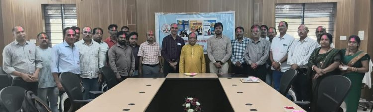 कुशाभाऊ ठाकरे पत्रकारिता विश्वविद्यालय में होली मिलन