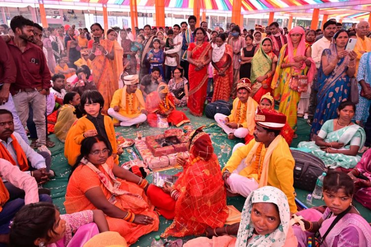 रणजीता स्टेडियम में 240 जोड़ों का सामूहिक विवाह हुआ सम्पन्न,मुख्यमंत्री श्री विष्णुदेव साय ने कार्यक्रम में शामिल होकर नवजोड़ो को दिया आशीर्वाद,मुख्यमंत्री कन्या विवाह योजना के तहत प्रति जोड़ा 50 हजार रुपए की सहायता