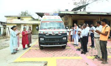 खड़गवां में निर्माणाधीन पीएचसी रतनपुर का स्वास्थ मंत्री श्याम बिहारी ने किया निरीक्षण, नवीन 108 एम्बुलेंस का शुभारंभ,