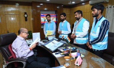 राज्यपाल डेका से फिल परमार्थ आश्रम के संस्थापक ने की भेंट