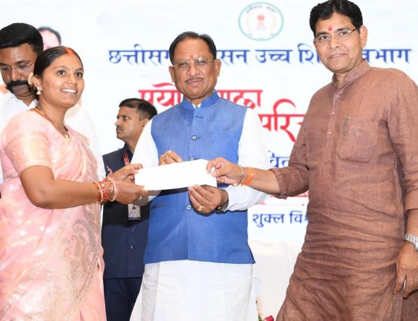 युवाओं के उज्ज्वल भविष्य के लिए सरकार पूर्णतः प्रतिबद्ध : मुख्यमंत्री विष्णु देव साय  