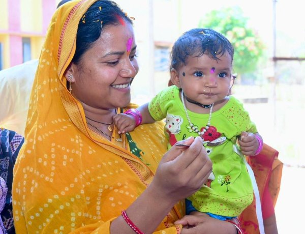 विशेष लेख : बच्चों का भविष्य हमारी थाली में : पोषण, परवरिश और जीवनशैली का समग्र दृष्टिकोण  