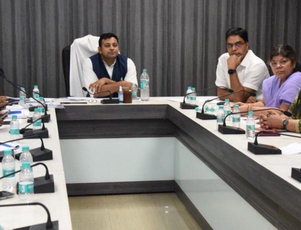 रायपुर : न्यू एज मीडिया में दक्ष बनें जनसंपर्क अधिकारी :- आयुक्त रजत बंसल