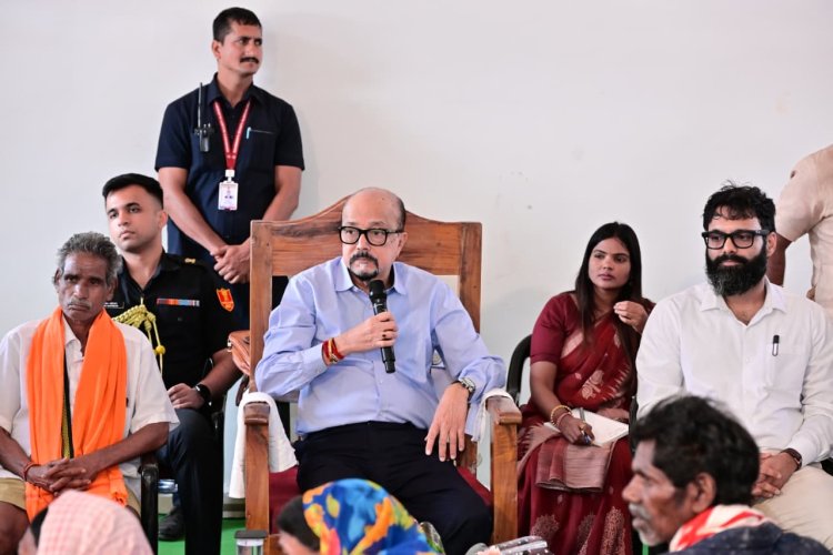 राज्यपाल रमेन डेका ने ग्राम बेहराखार जाकर विशेष पिछड़ी जनजाति बिरहोर समुदायों से की आत्मीय मुलाकात