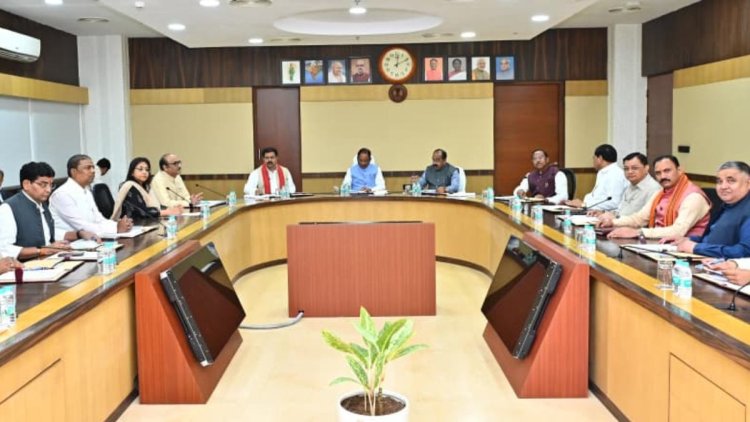 साय कैबिनेट का बड़ा फैसला : छत्तीसगढ़ में UCC ड्राफ्ट के लिए बनेगी समिति, महिलाओं को जमीन रजिस्ट्री में 50% छूट, सैनिकों को भी राहत समेत लिए गए कई महत्वपूर्ण फैसले