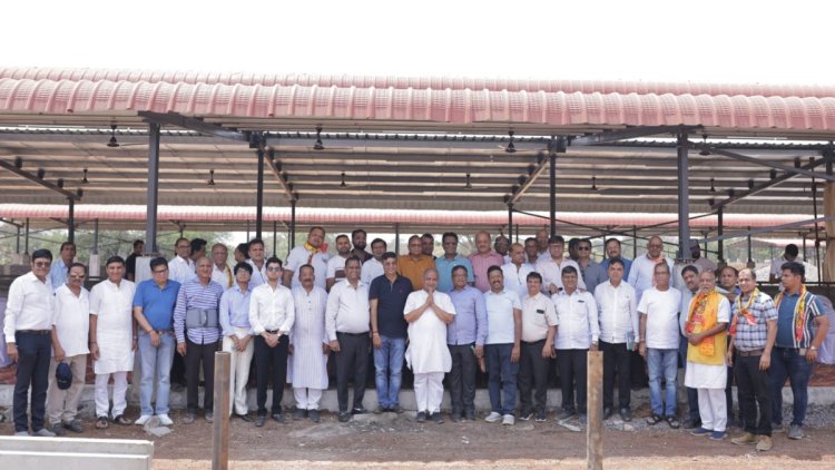 अग्र सेवा गौशाला : आम सभी की बैठक में नई योजनाओं पर हुई चर्चा, शेड क्रमांक 1 का हुआ उद्घाटन, 51 गौमाताओं का प्रवेश