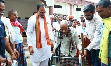 ग्राम कोडांगी में निशुल्क स्वास्थ्य शिविर एवं जनसमस्याओं का त्वरित निराकरण संपन्न, स्वास्थ्य मंत्री श्याम बिहारी जायसवाल हुए शामिल,,,