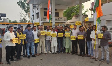 कांग्रेस का जोरदार विरोध प्रदर्शन देश में लगातार बढ़ती महंगाई,आर्थिक मंदी और पेट्रोल-डीजल के दामों में बेतहाशा बढ़ोतरी के खिलाफ..