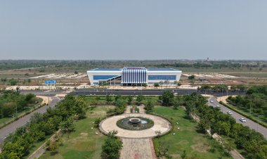 विशेष लेख :   नवा रायपुर अटल नगर: विकास, निवेश और आधुनिक भारत का उभरता स्मार्ट शहर,  नवा रायपुर अटल नगर: उपलब्धियों से नई ऊँचाइयों की ओर,