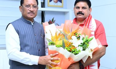 मुख्यमंत्री विष्णुदेव साय से केंद्रीय कोयला एवं खान राज्य मंत्री श्री सतीश चंद्र दुबे ने की सौजन्य मुलाकात,,,