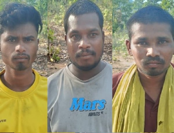 जंगल में जुआ खेल रहे 5 जुआड़ियों को चौकी कुदरगढ़ पुलिस ने किया गिरफ्तार।,